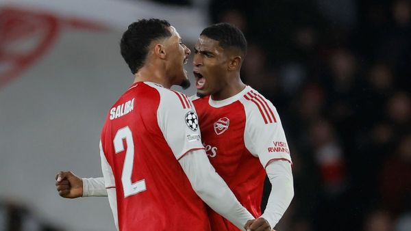 Cristhian Mosquera thanks Gabriel and Saliba