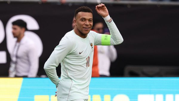 France edge Brazil 2-1 in WC clash France edge Brazil 2-1 in WC clash