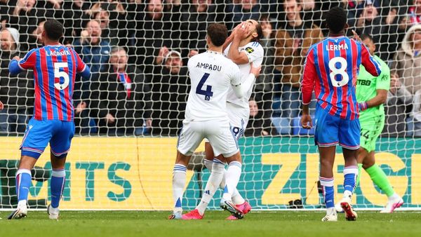 Leeds United Hold Crystal Palace to 0-0 Draw Leeds United Hold Crystal Palace to 0-0 Draw