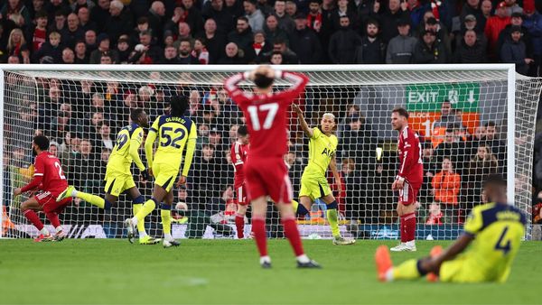 Liverpool-Tottenham draw hits CL bid