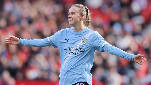 Man City Women beat United 3-0 to close on WSL title Man City Women beat United 3-0 to close on WSL title