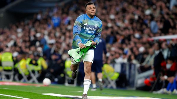 Mbappe denies false knee injury rumours