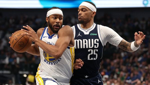 Moody torn patellar tendon ends season