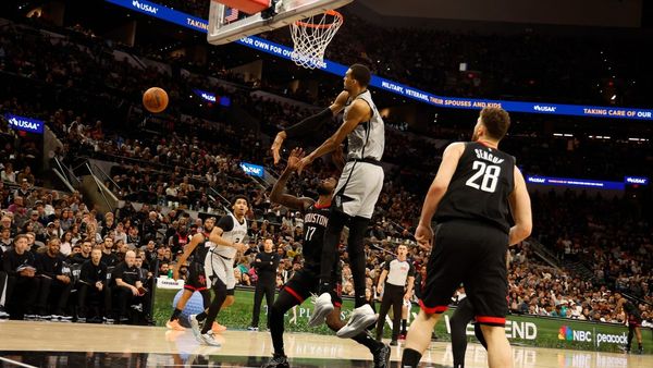 Spurs Extend Hot Run in NBA Night