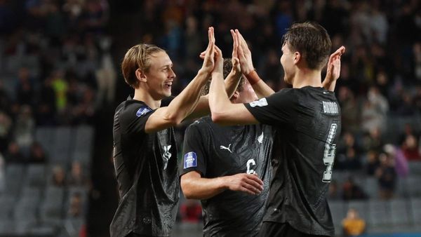 New Zealand stun Chile 4-1 in Auckland