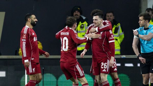 Robertson reaffirms Liverpool loyalty