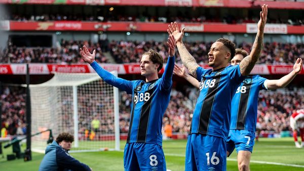 Arsenal Fall 2-1 as Bournemouth Twist Title Race