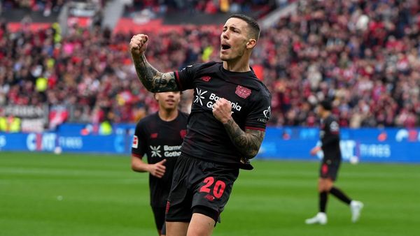 Leverkusen Grimaldo nets brace