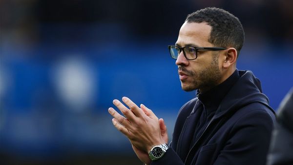 Chelsea face United as Rosenior seeks win