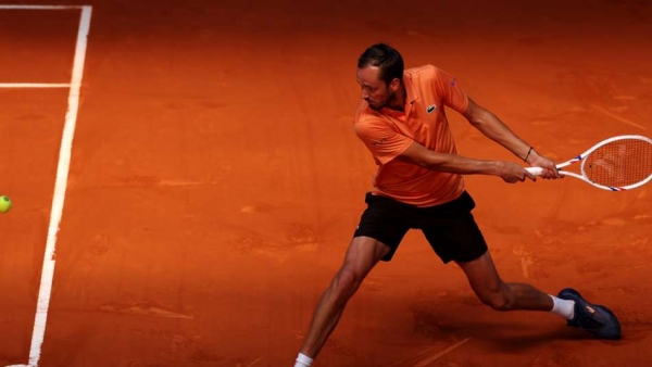 Medvedev follows Ruud and Tsitsipas into Madrid Open last 16