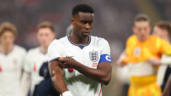England urged to stick together for World Cup