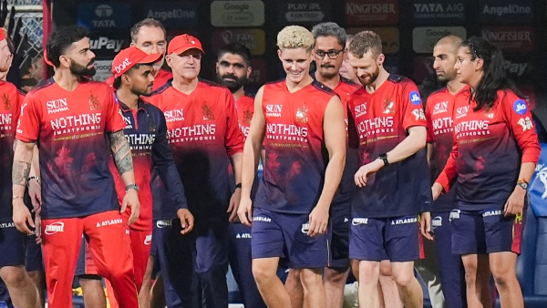 Pietersen vs Cook IPL vs County Debate Reignites Over Jacob Bethell s RCB Stay