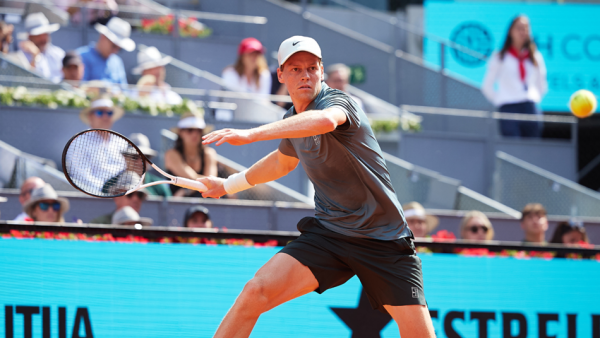 Madrid Open Jannik Sinner survives opening-round scare with victory over Benjamin Bonzi