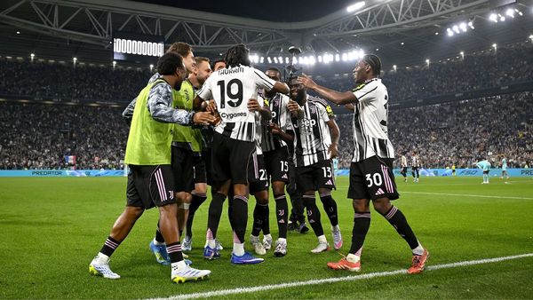 Juventus seal crucial 2-0 Bologna win