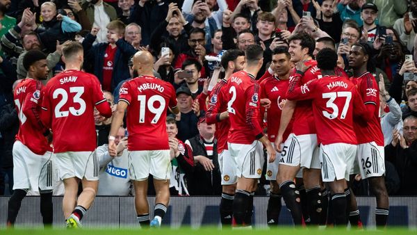 Man United beat Brentford to edge closer Man United beat Brentford to edge closer