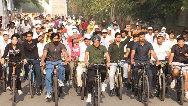 Mandaviya Leads Fit India Sundays on Cycle