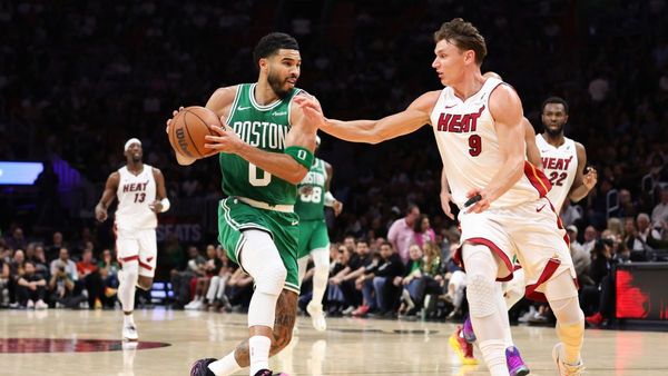 Celtics surge as Brown scores 43 in 53-point quarter