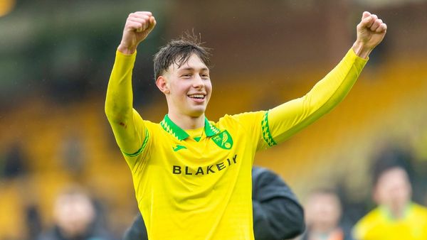 Norwich beat Millwall to dent promotion hopes