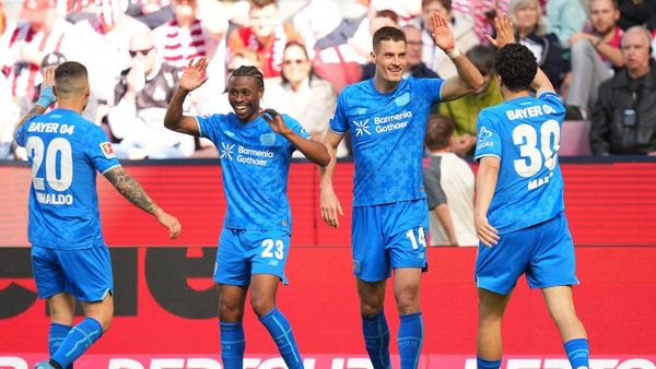 Schick stars in Rhine derby win for Leverkusen