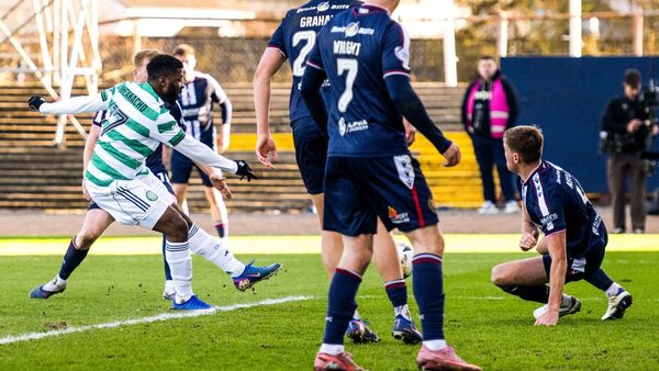 Celtic win keeps title bid alive