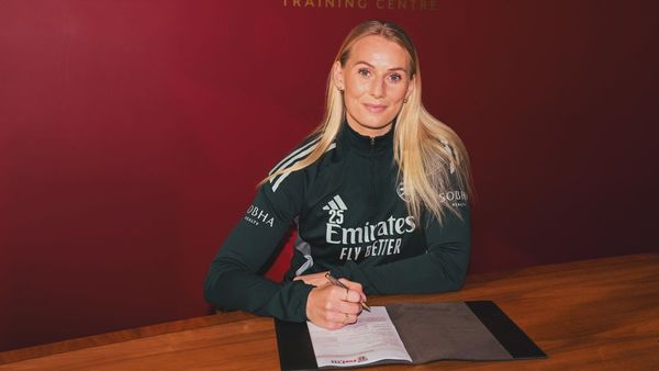 Blackstenius signs new Arsenal contract extension