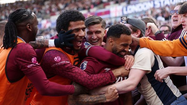 West Ham seal late win over Everton