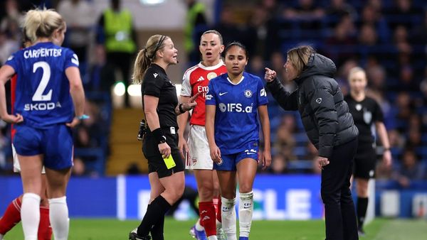 Chelsea ousted as Arsenal reach semis after refereeing