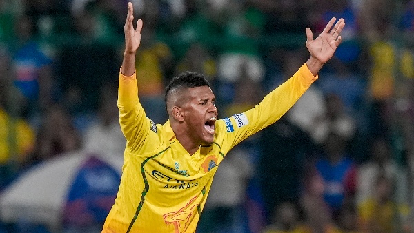 DC vs CSK IPL 2026 Akeal Hosein Continues To Dominate The Powerplay With Best Economy