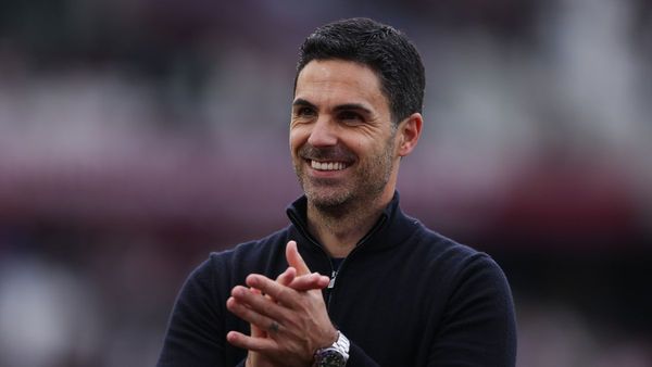 Arteta lauds brave referee over late West Ham