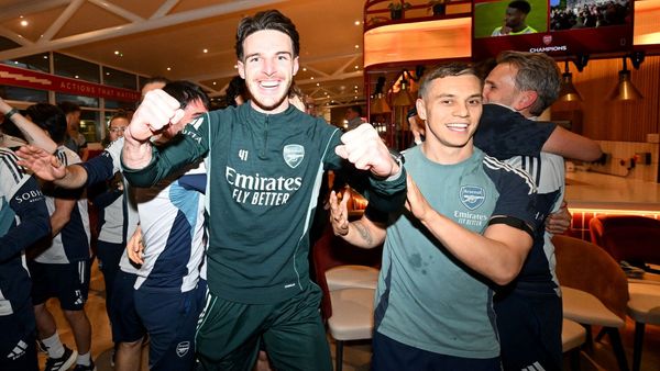 Arsenal win Premier League after 22 years Arsenal win Premier League after 22 years