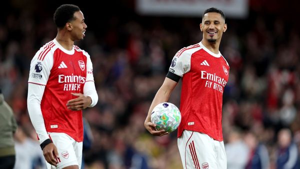 Arsenal dominate without the ball, says Enrique Arsenal dominate without the ball, says Enrique