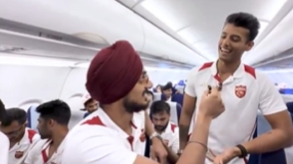 IPL 2026 Arshdeep Singh faces BCCI Sanction after Chahal s In-Flight Vaping PBKS pacer Directed to