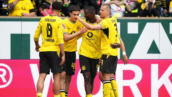 Dortmund seal 2-0 win over Bremen