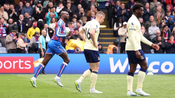 Palace Everton draw keeps hopes alive Palace Everton draw keeps hopes alive