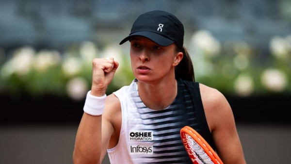 Swiatek outlasts stubborn McNally on return to action in Rome