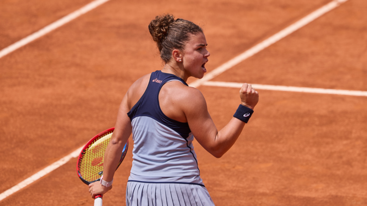 Defending champion Paolini survives scare in Italian Open second round
