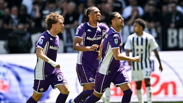 Juventus slump after Fiorentina 2-0 win Juventus slump after Fiorentina 2-0 win