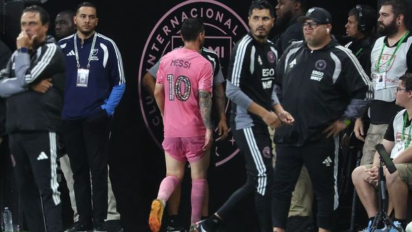 Messi fatigue prompts early substitution Messi fatigue prompts early substitution