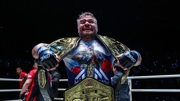 Malykhin Reclaims Heavyweight Title Retires Malykhin Reclaims Heavyweight Title Retires