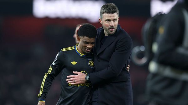 Man Utd: Carrick stay would please squad