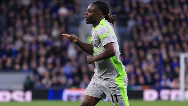 Man City push after painful Everton draw