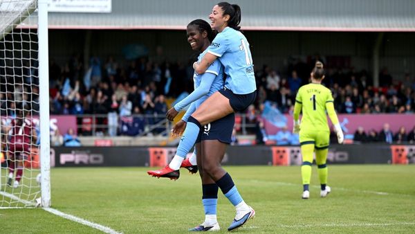 Shaw shines as City win WSL title
