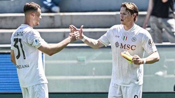 Napoli seal top-four with 3-0 Pisa win