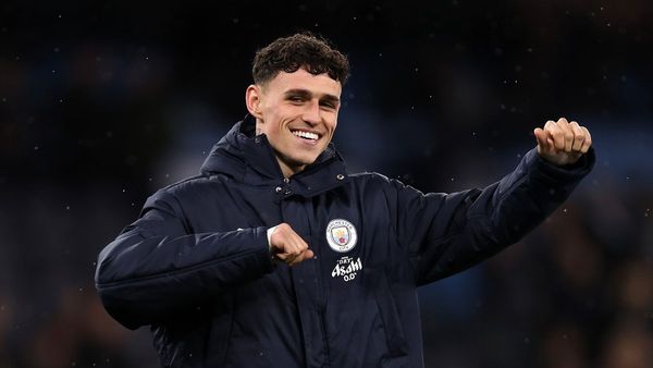 Premier League title race tightens on final day Premier League title race tightens on final day