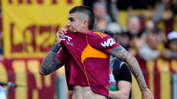 Roma beat Lazio as Mancini nets twice