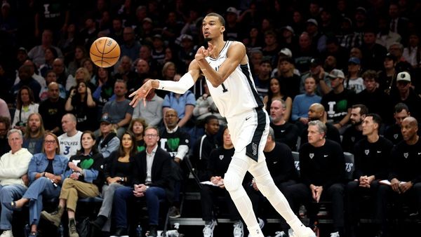 Spurs lead 2-1; Knicks 3-0