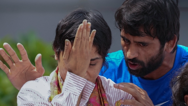 UWW Reportedly Backs WFI in Ongoing Standoff With Vinesh Phogat