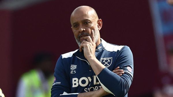 Nuno stays at West Ham after relegation