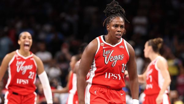Chelsea Gray clutch jumper lifts Aces past Dream Chelsea Gray clutch jumper lifts Aces past Dream