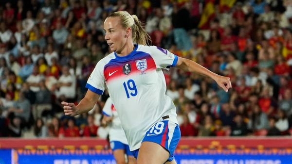 Beth Mead signs for Manchester City Women Beth Mead signs for Manchester City Women